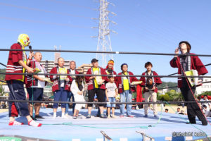 今年も野崎プロレスのリング上で布施プロレスの開催を発表しました。
